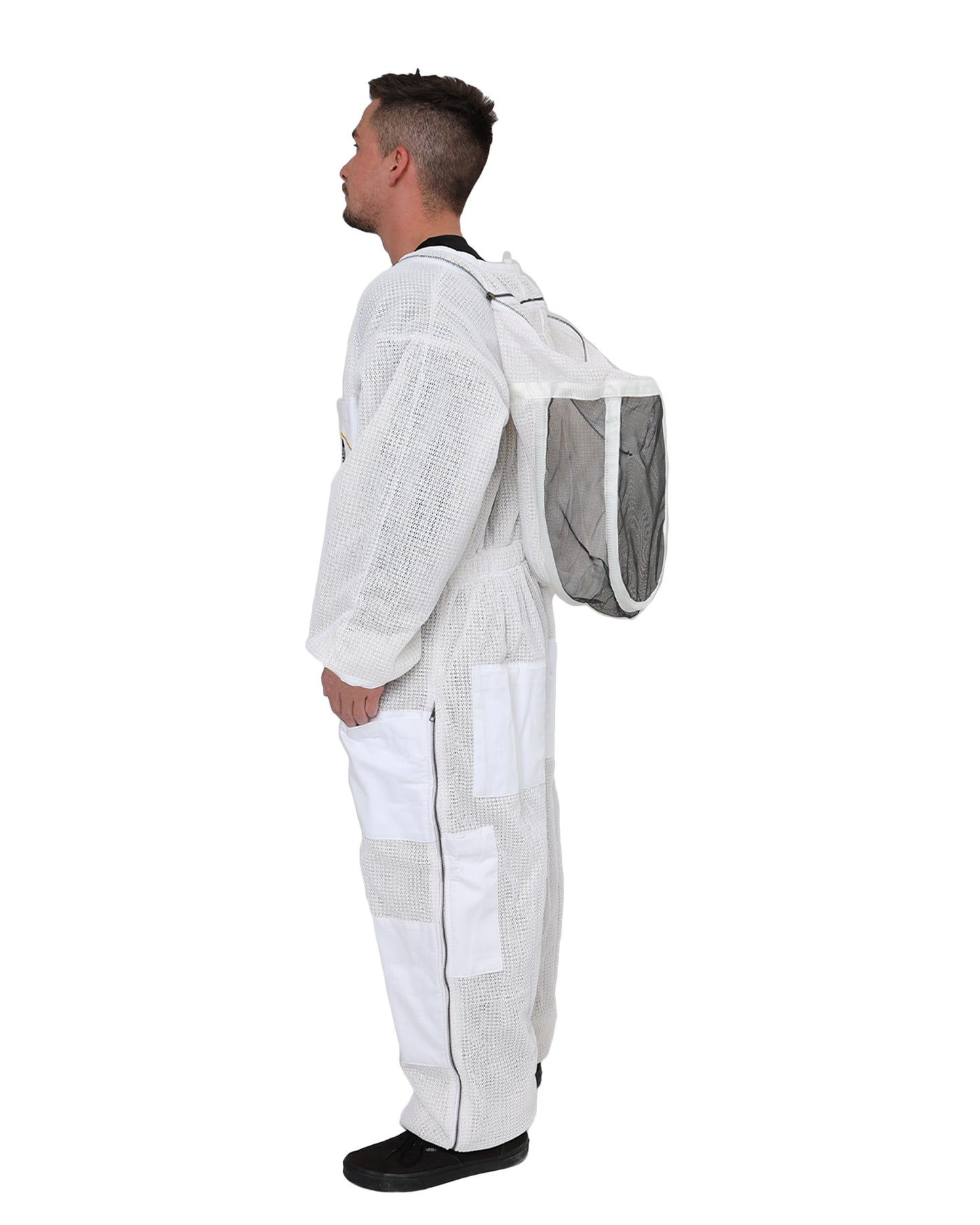 Ventilated beekeeping suit for both professional and beginner beekeepers, offering comfort and protection