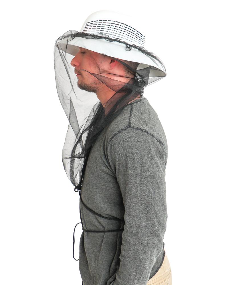 Beekeeper pocket veil with sturdy netting for reliable sting protection