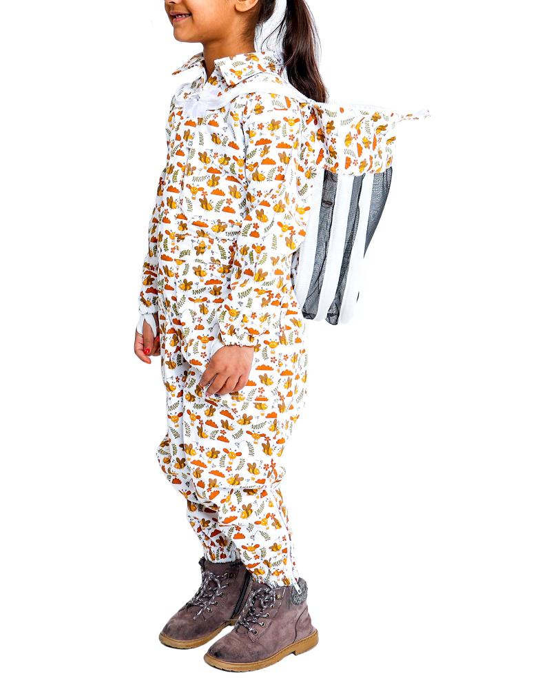 
                  
                    Children’s beekeeping kit including a protective suit and gloves, designed to shield against bee stings.”
                  
                