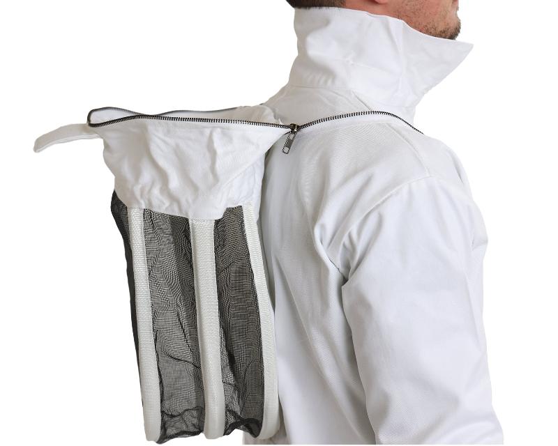 
                  
                    Premium 100% cotton beekeeping suit with breathable fabric and fencing hood for optimal comfort
                  
                