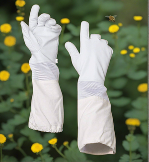 
                  
                    Load image into Gallery viewer, Beekeeping Ventilated Bundle 3 Layer Bee Suit  with glove and Extra Round Veils
                  
                