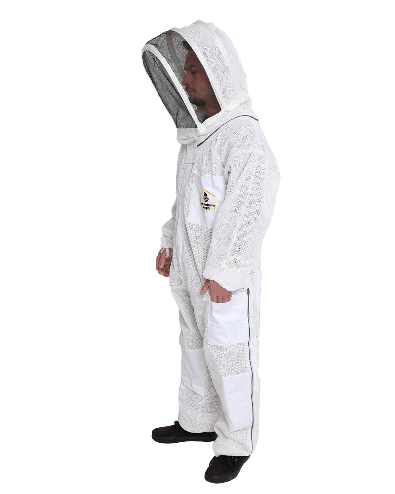 Ventilated beekeeping suit for both professional and beginner beekeepers, offering comfort and protection
